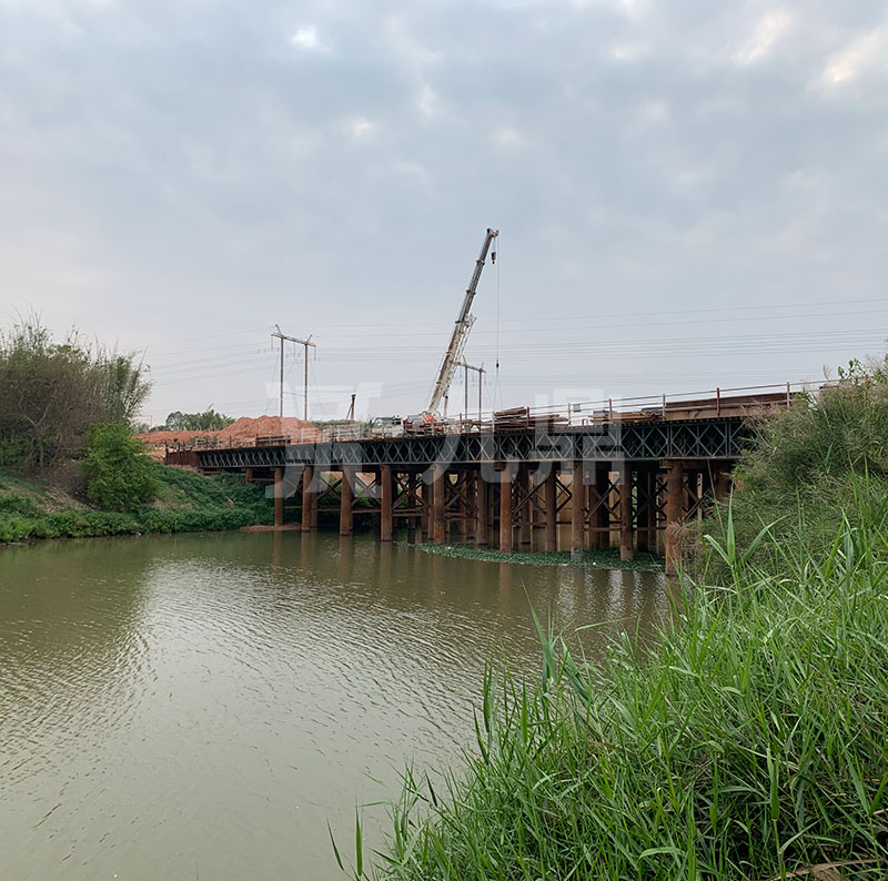 贝雷桥测量桥梁的跨中挠度